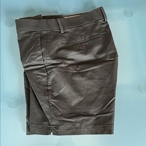 BR 7” Olive men’s flat front shorts